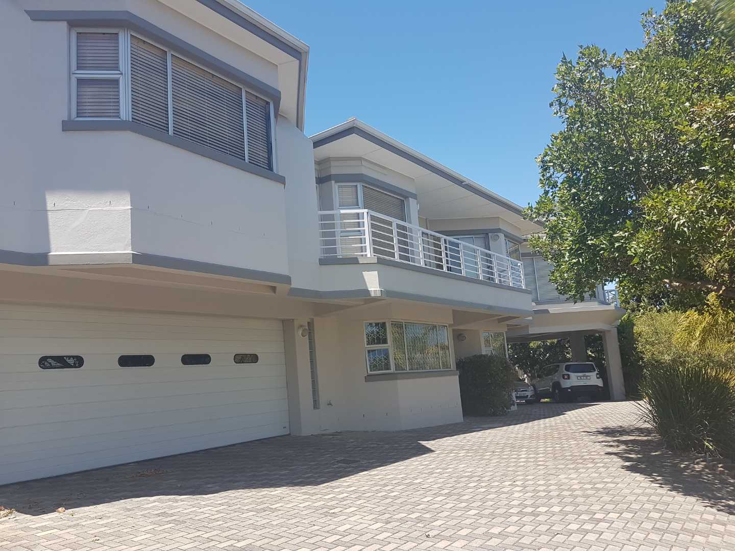 5 Bedroom Property for Sale in Plattekloof Western Cape